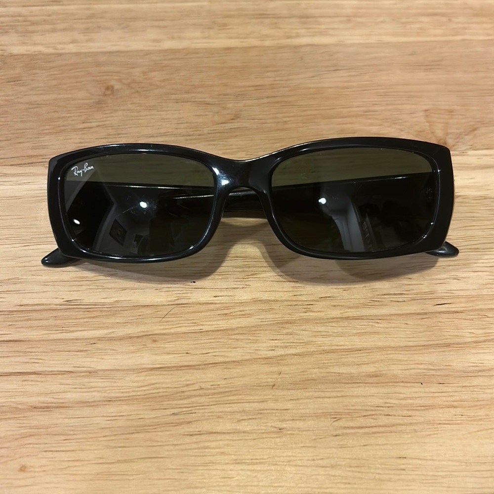 Black Ray Bans
